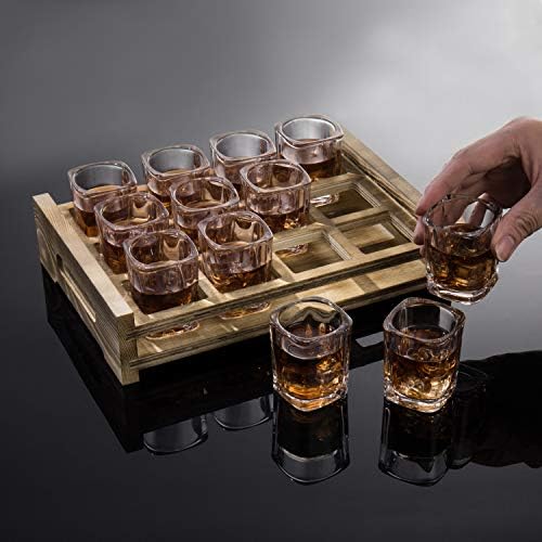 Сервировочный набор от MyGift Shot Glass включва 12 кв. питиета и Сервировочный тава от водите кафяво дърво